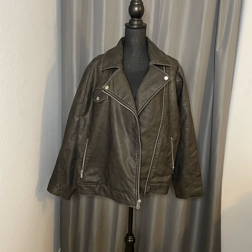 58. Universal Thread Womens Moto Jacket, NWT, Size 1X